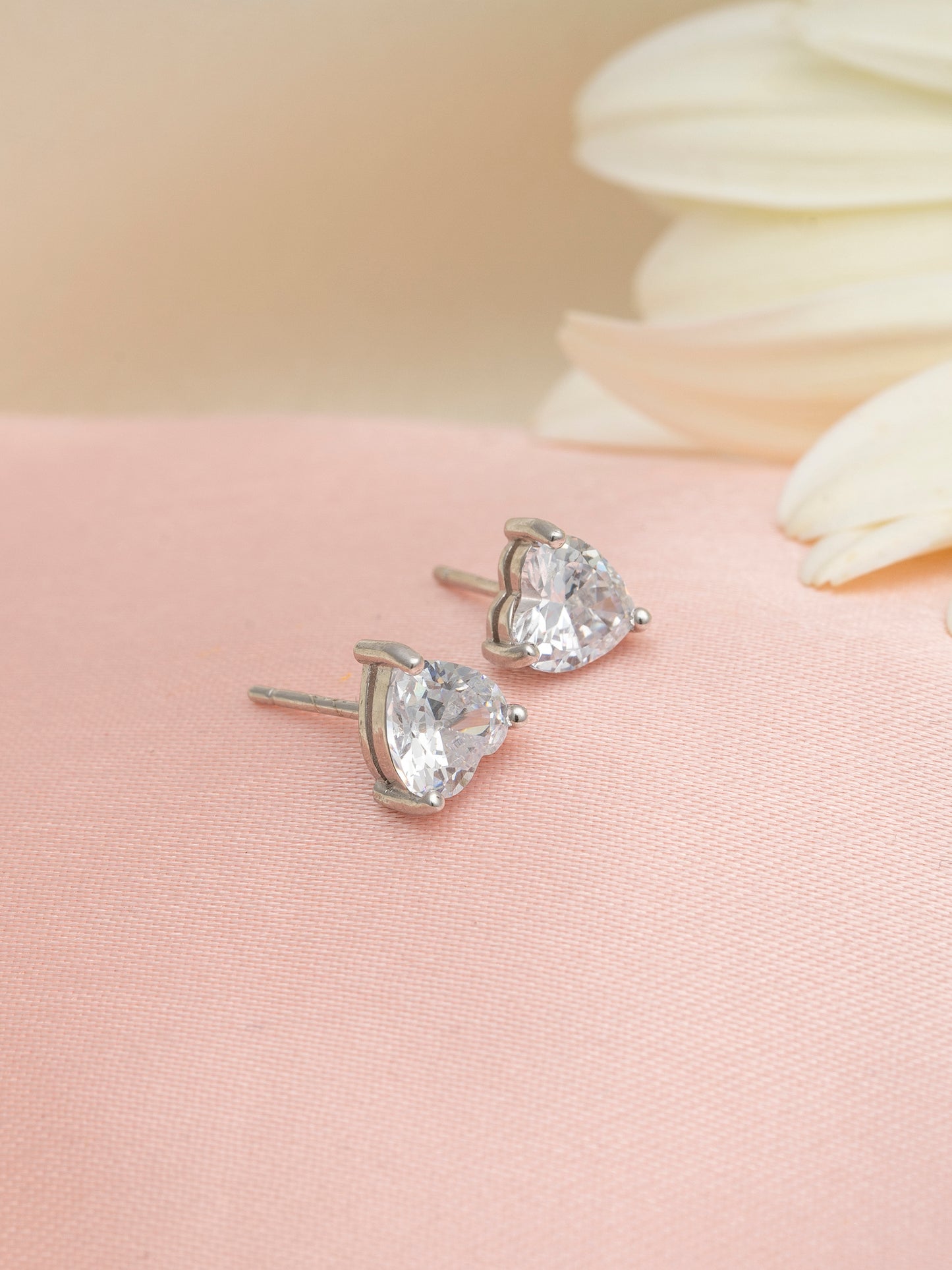 925 Sterling Silver Heart shape studs 6mm