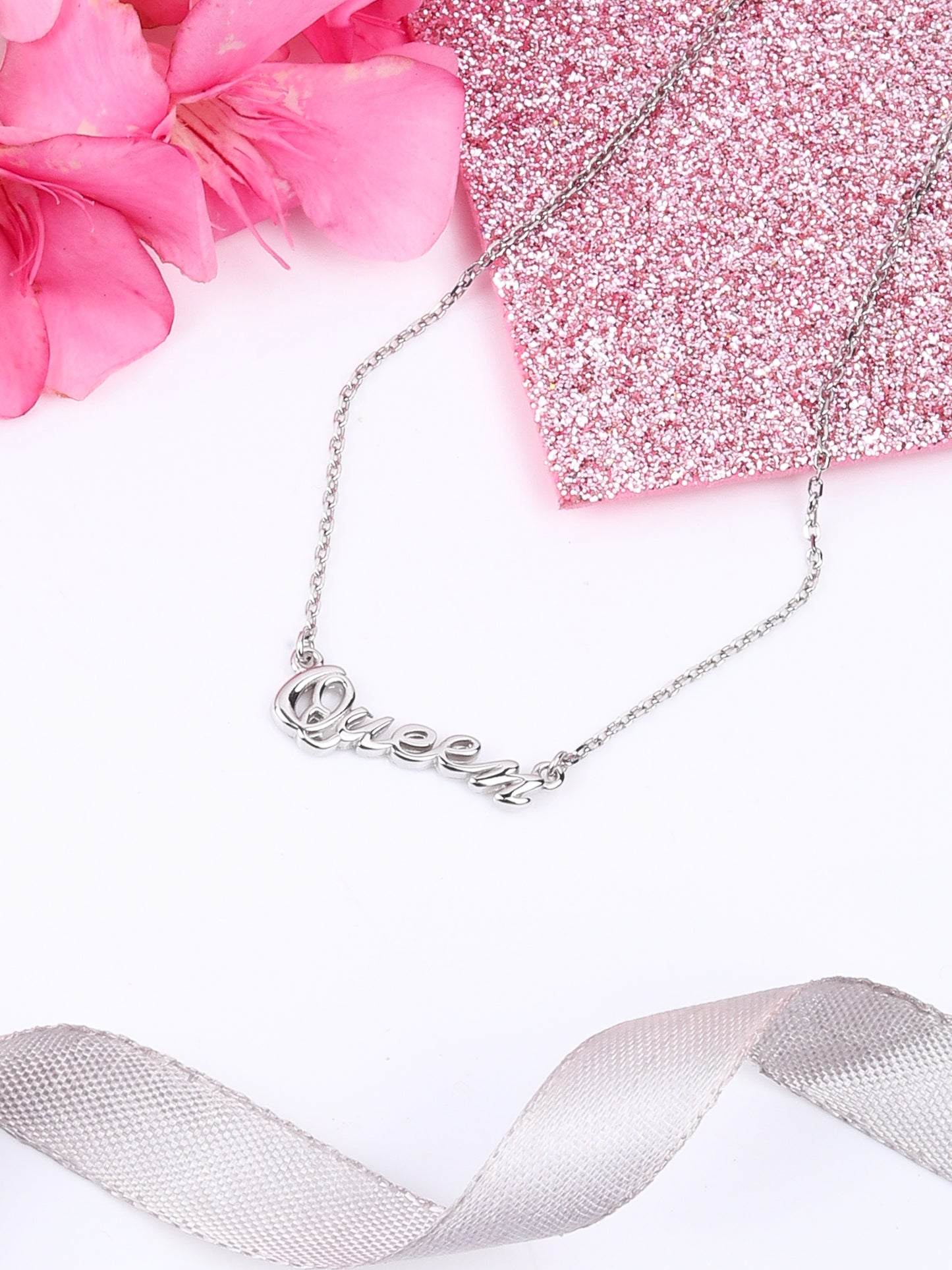 925 Sterling Silver Queen Pendant Necklace